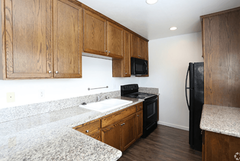 Floor plan for 1 bed, 1 bath, 568 sqft
